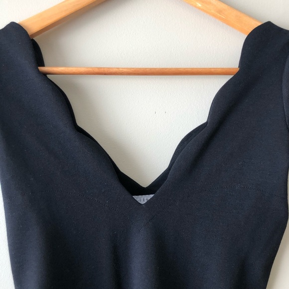 Cooperative scalloped edge bodycon dress - Picture 3 of 3